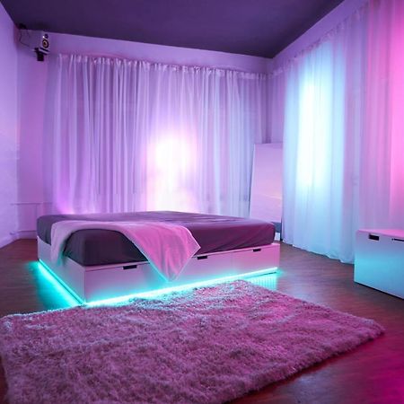 Huge Apartment With Home Cinema And Kitchen In Friedrichshain Берлин Екстериор снимка