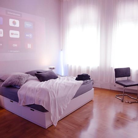 Huge Apartment With Home Cinema And Kitchen In Friedrichshain Берлин Екстериор снимка