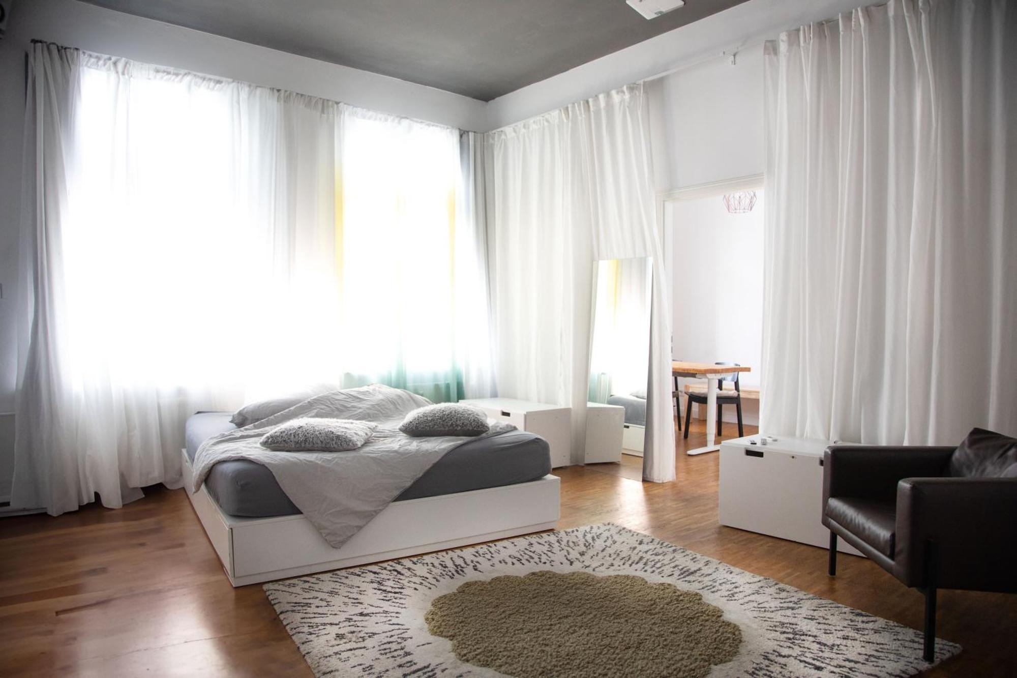 Huge Apartment With Home Cinema And Kitchen In Friedrichshain Берлин Екстериор снимка